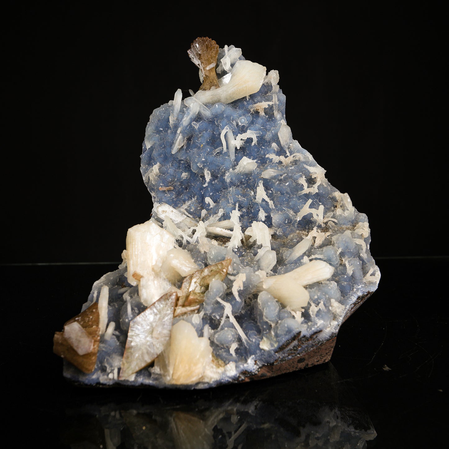 Heulandite Stilbite on Blue Chalcedony Matrix - Rare Collector’s Specimen from Nashik # B 7202