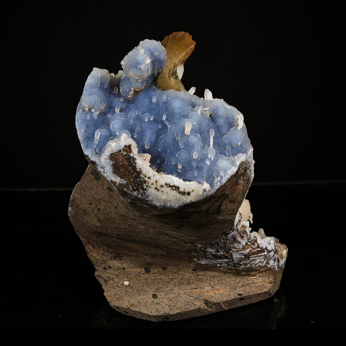 Heulandite Stilbite on Blue Chalcedony Matrix - Rare Collector’s Specimen from Nashik # B 7202