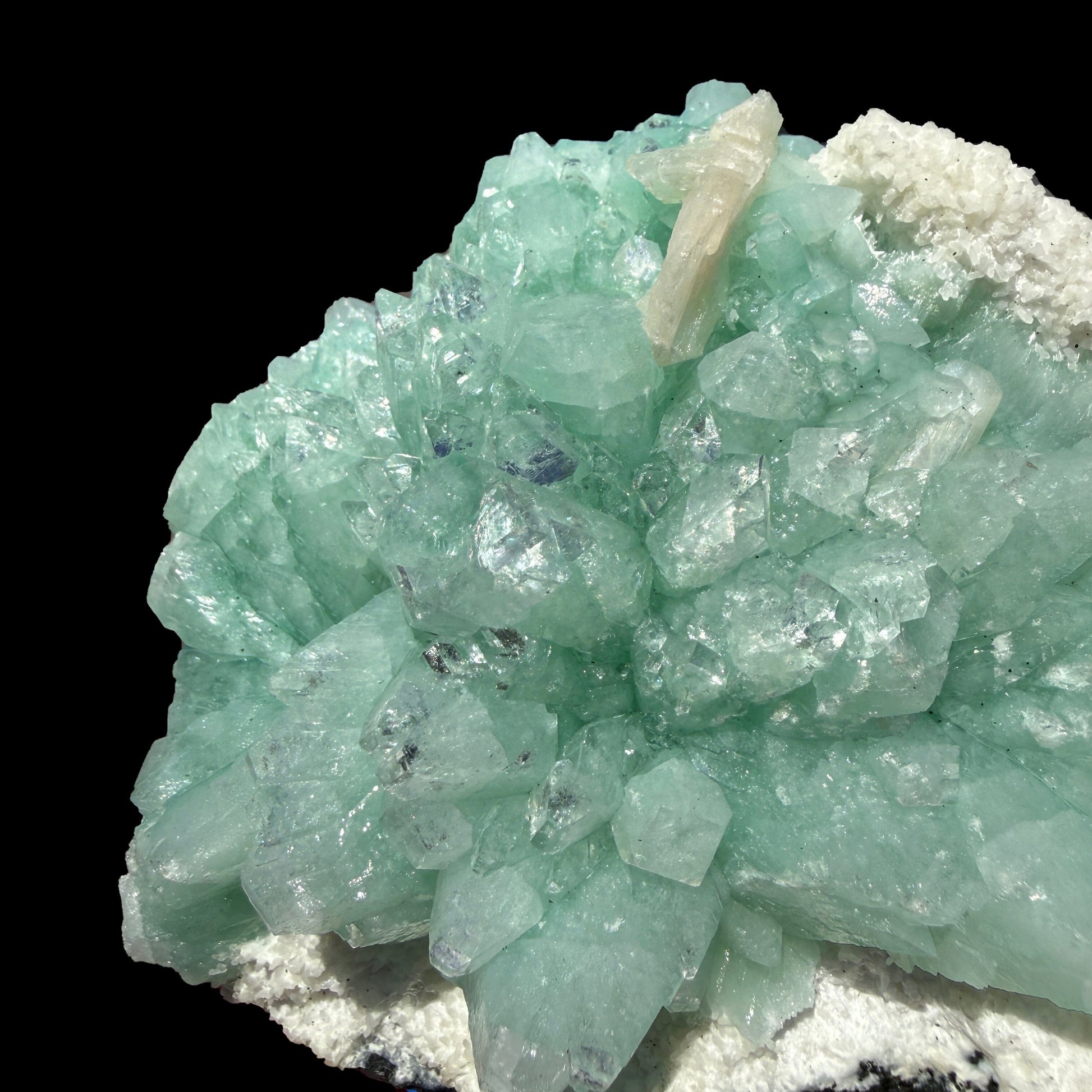 Green Apophyllite Flower Rosette on Chalcedony Matrix – Indian Zeolite Mineral Specimen from Pune# DKT110 Apophyllite Superb Minerals 
