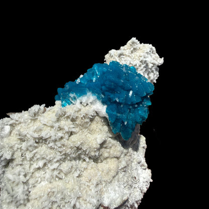 Lustrous Electric-Blue Cavansite Rosette with Stilbite on Sparkling Heulandite Matrix – Rare Indian Zeolite Mineral Specimen from Pune # B DKT138 Cavansite Superb Minerals 