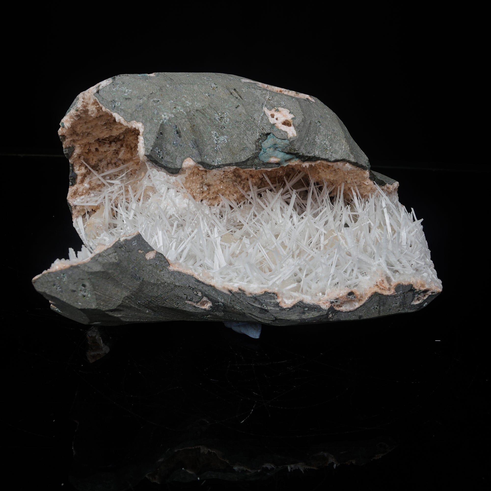 Scolecite – Superb Minerals
