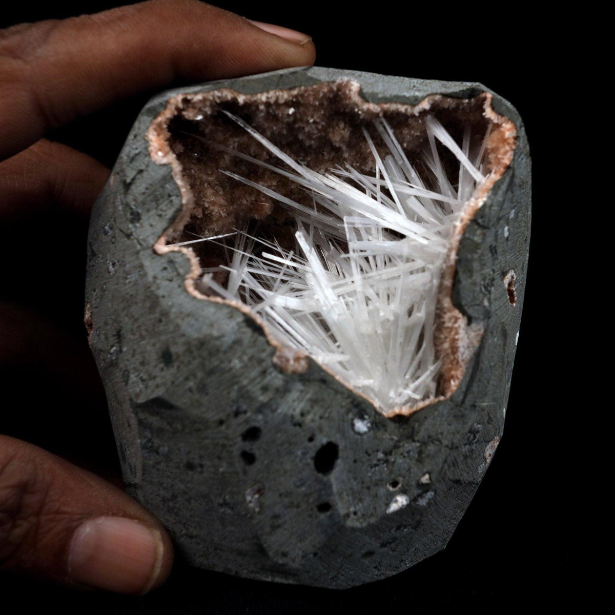 Scolecite Sprays On Heulandite With Stilbite Geode Natural Mineral Spe…  https://www.superbminerals.us/products/scolecite-sprays-on-heulandite-with-stilbite-geode-natural-mineral-specimen-b-4905  Features: A huge Geode with beige Heulandite crystals