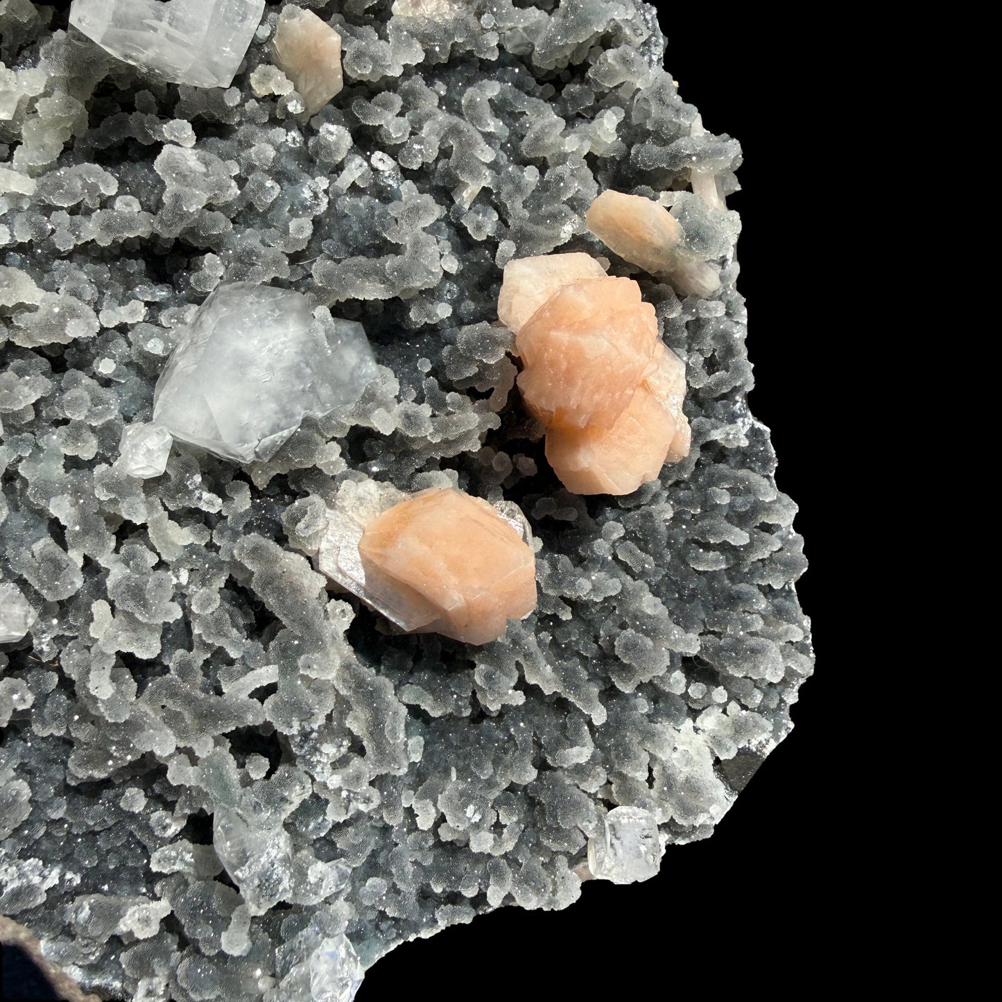 Sparkling Black Chalcedony Plate with Stilbite & Cubic Apophyllite – Rare Cabinet Mineral Specimen from Nashik # DKT124 Chalcedony Superb Minerals 