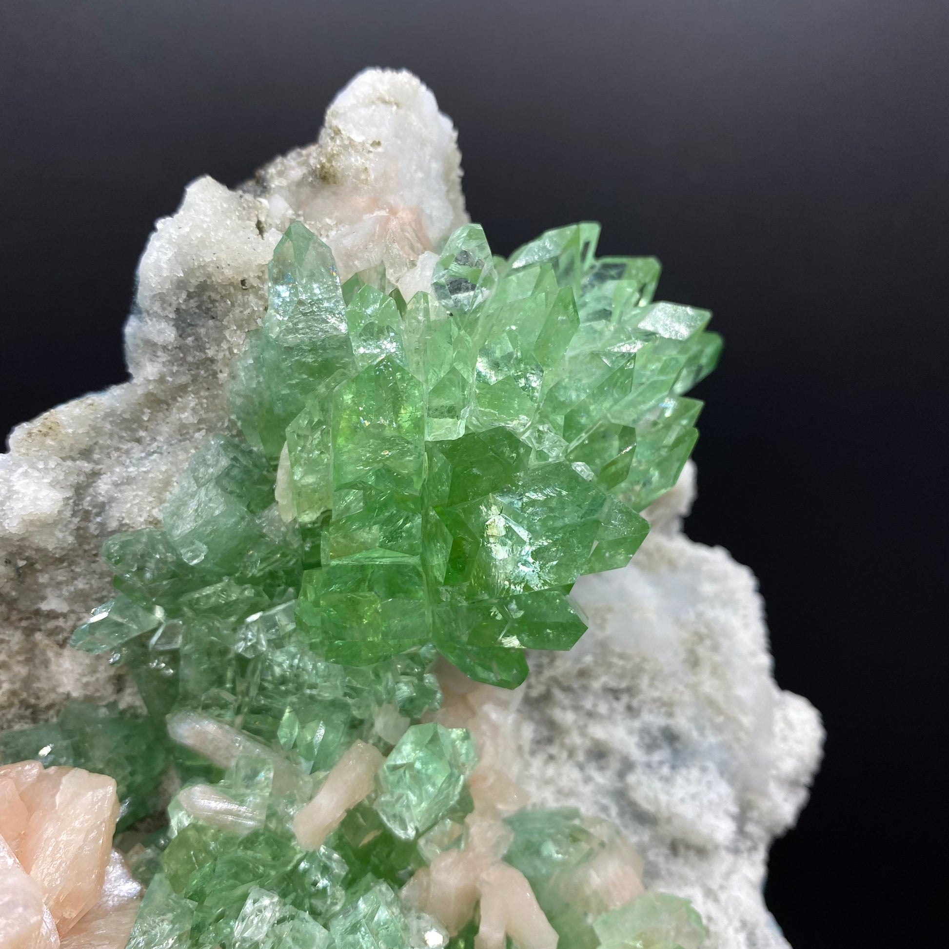 Green Apophyllite with Stilbite on Chalcedony Matrix from Jalgaon, Maharashtra, India. Natural mineral specimen. Museum grade mineral for crystal collectors.