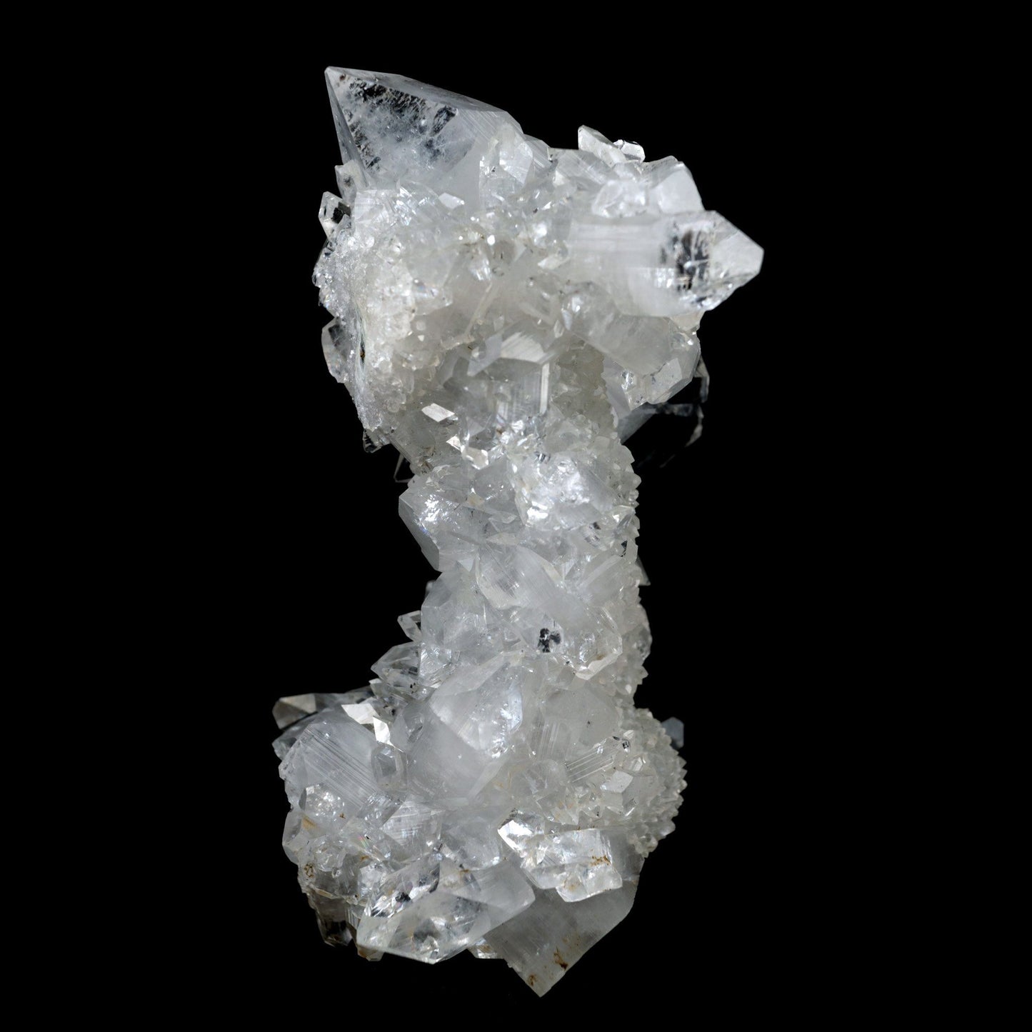 Apophyllite Pointed Big Crystal on MM Quartz Natural Mineral Specimen …  https://www.superbminerals.us/products/apophyllite-pointed-big-crystal-on-mm-quartz-natural-mineral-specimen-b-3926  FeaturesA bright white, microcrystalline Quartz with lustrous layer of Apophyllite crystals. The combination and contrast along with the luster, color and crystal formation is outstanding.&nbsp;Primary Mineral(s):&nbsp; ApophylliteSecondary Mineral(s): MM Quartz