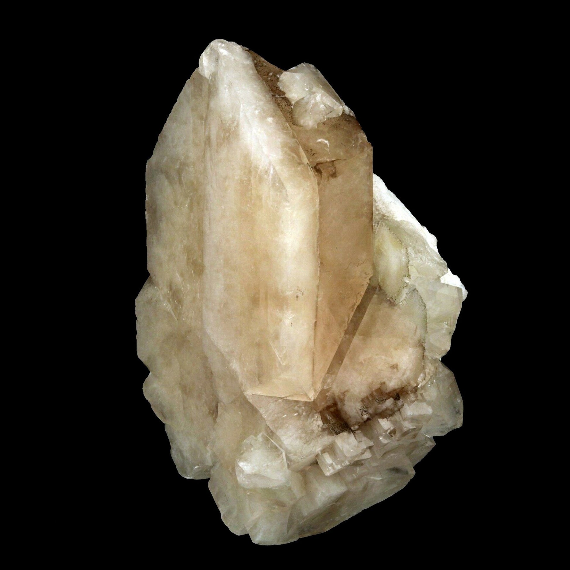Calcite Crystal Natural Mineral Specimen # B 2486 Pointed Triangular shape calcite crystal. Primary Mineral(s): CalciteSecondary Mineral(s): N/AMatrix: N/A14 cm x 10 cm950 GmsLocality: Nashik, Maharashtra, IndiaYear of Discovery: 2017