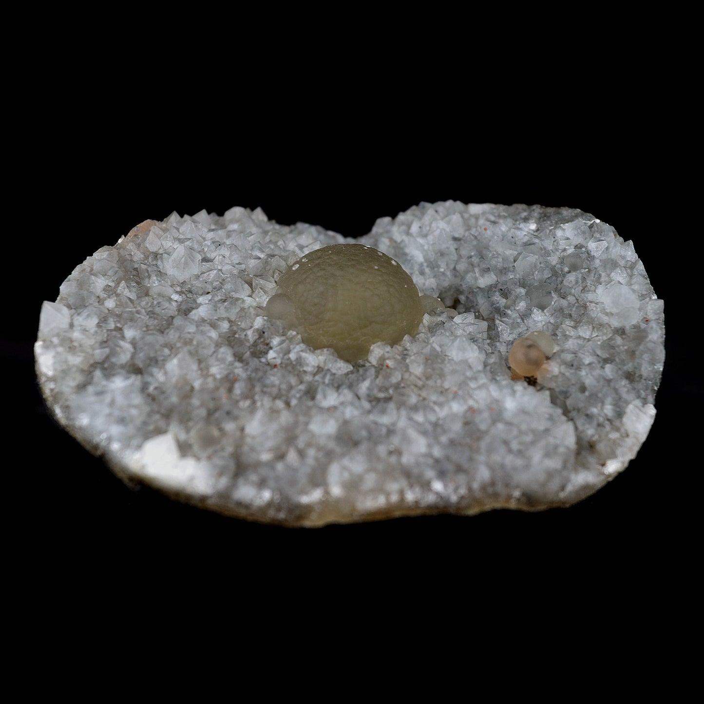 Fluorite Botryoidal on MM Quartz Natural Mineral Specimen # B 3999  https://www.superbminerals.us/products/fluorite-botryoidal-on-mm-quartz-natural-mineral-specimen-b-3999  Features Amazing beautiful yellow botryoidal fluorite partly fused with a MM Quartz crystals. The whole is in a geode covered with quartz. An asset to your collection. Primary Mineral(s):&nbsp; Fluorite Secondary Mineral(s): MM QuartzMatrix: N/A8 cm x 6 cm170 GmsLocality: Aurangabad, Maharashtra, India