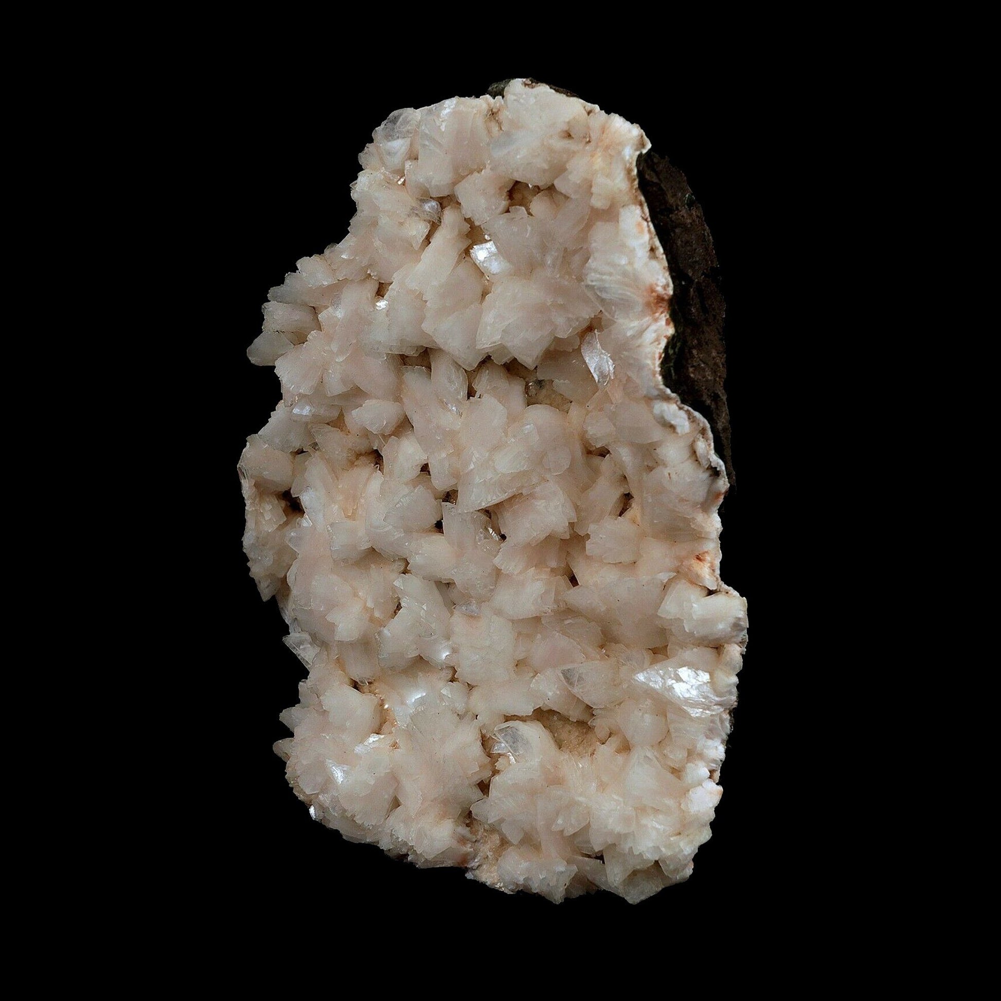 Heulandite cluster Natural Mineral Specimen # B 3665  https://www.superbminerals.us/products/heulandite-cluster-natural-mineral-specimen-b-3665  Features A large aesthetic piece featuring a plate lined with big beige, lustrous Heulandite crystals – this piece sparkles! Great color, luster and contrast – in excellent condition. Primary Mineral(s): HeulanditeSecondary Mineral(s): N/AMatrix: N/A19 cm x 15 cm1530.00 GmsLocality: Nashik, Maharashtra, India