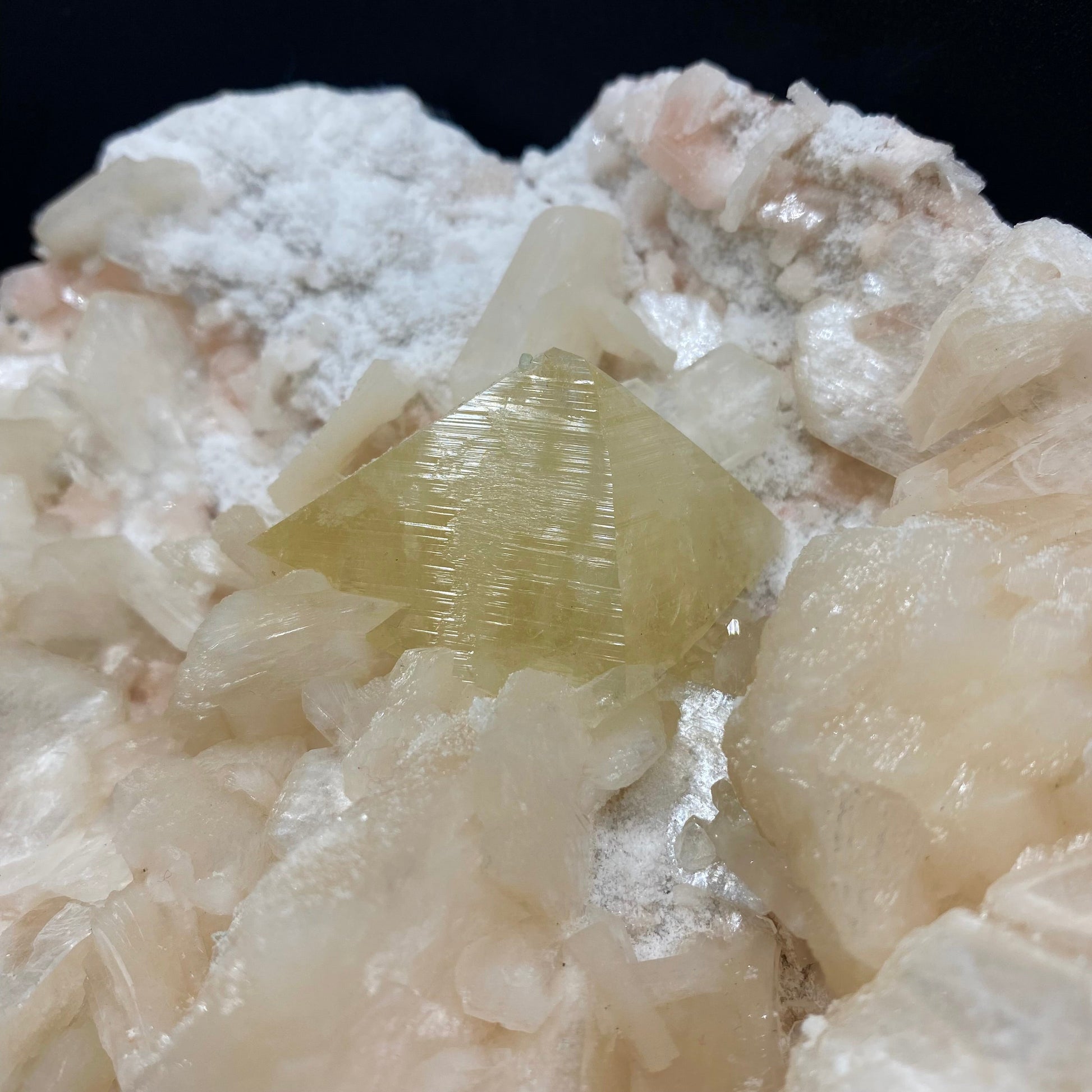 Powellite DK94 Superb Minerals 