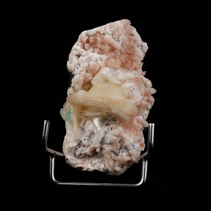 Powellite with Stilbite on Heulandite Natural Mineral Specimen # B 49…  https://www.superbminerals.us/products/powellite-with-stilbite-on-heulandite-natural-mineral-specimen-b-4997  Features:&nbsp;Lustrous powellite crystals in a nest of lustrous, ivory colored stilbite crystals. The powellite crystal fluoresces a bright yellow with stilbite. Very rare and unique specimen.Primary Mineral(s): PowelliteSecondary Mineral(s): StilbiteMatrix: Heulandite 4 Inch x 2 InchWeight : 205 GmsLocality: Nashik, 
