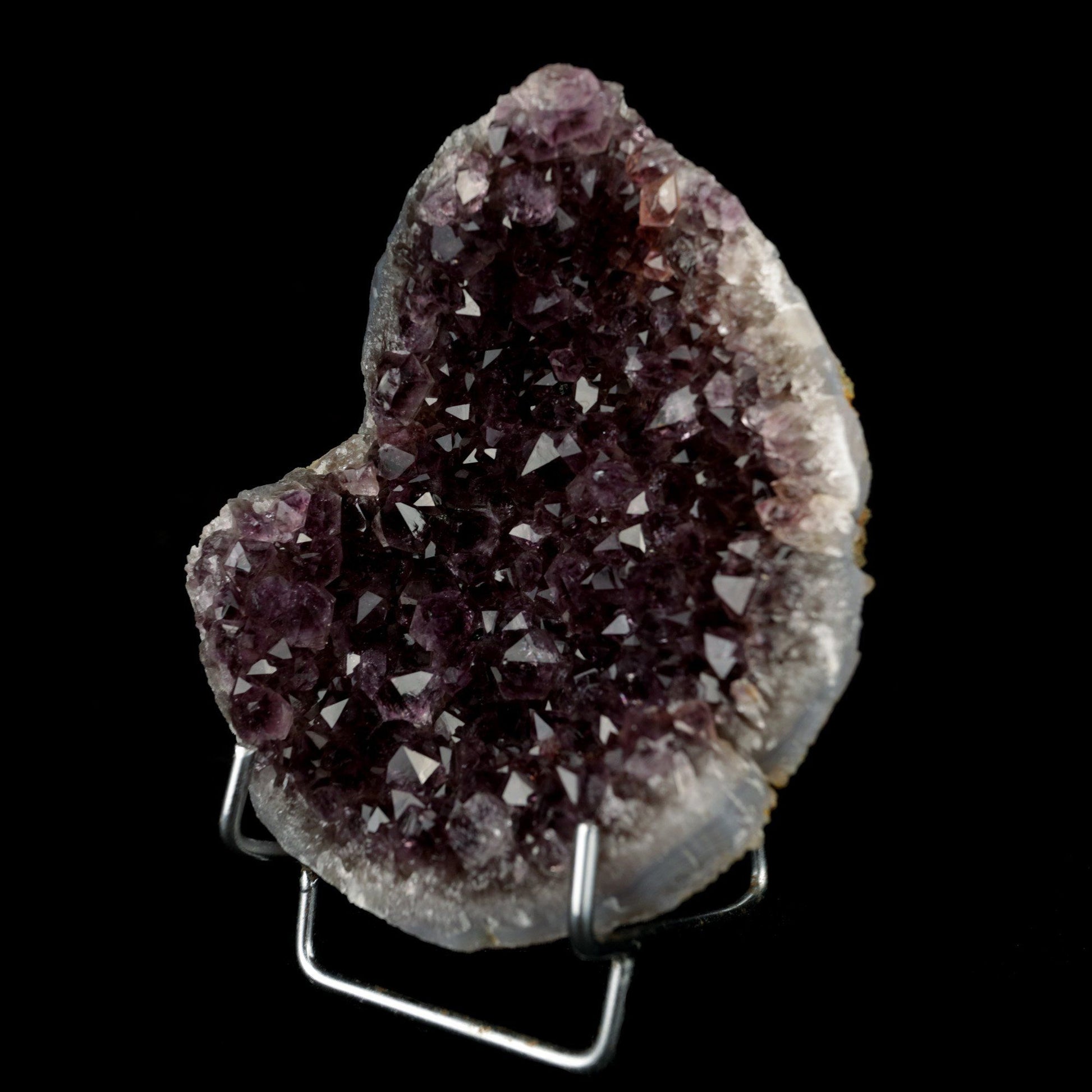 Purple Amethyst Cluster Natural Mineral Specimen # B 3970  https://www.superbminerals.us/products/purple-amethyst-cluster-natural-mineral-specimen-b-3970  Features A large plate of Amethyst crystals. The crystals are all perfectly terminated and have great luster and great purple color – beautiful large display piece! Primary Mineral(s):&nbsp; Amethyst Secondary Mineral(s): N/AMatrix: N/A12 cm x 10 cm350 GmsLocality: Aurangabad, Maharashtra, 