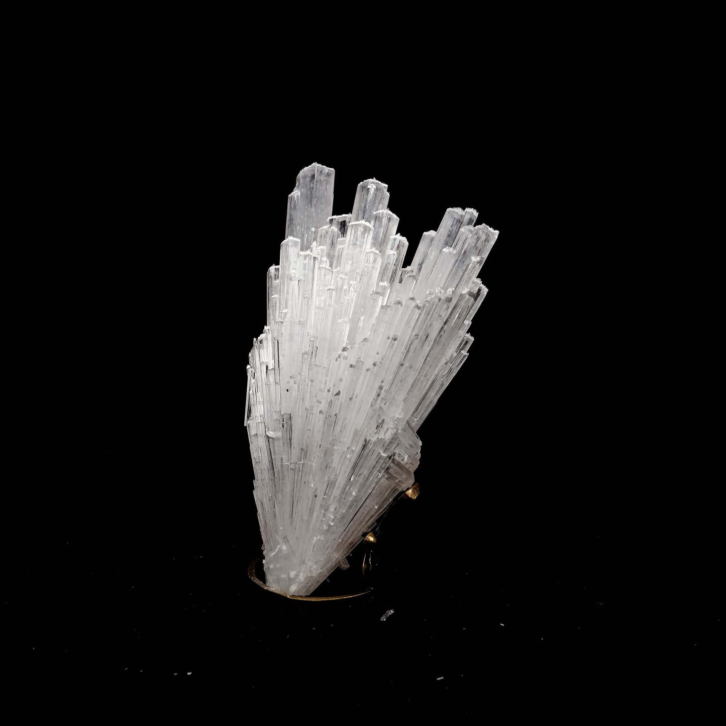 Scolecite Sprays Natural Mineral Specimen # B 5197  https://www.superbminerals.us/products/scolecite-sprays-natural-mineral-specimen-b-5197  Features: Recent discoveries in Nashik have yielded some spectacular intergrown jackstraw sprays of glassy, iridescent, clear to translucent scolecite prism. STUNNING. The stunning crystals extend in every direction. Primary Mineral(s): Scolecite Secondary Mineral(s): N/AMatrix: N/A 7 Inch x 5 InchWeight : 448